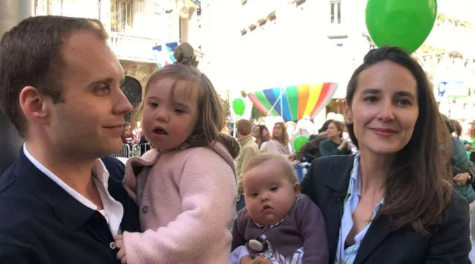 JoseLuisyMarianaConSusHijos-BlancaRuizACIPrensa250319.jpg ?? 