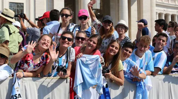 JovenesArgentinaAudiencia_AlexeyGotovskiyACIPrensa_04092017.jpg ?? 