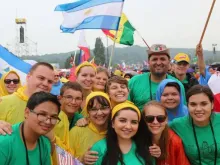 Um grupo de jovens na Jornada Mundial da Juventude em Cracóvia.