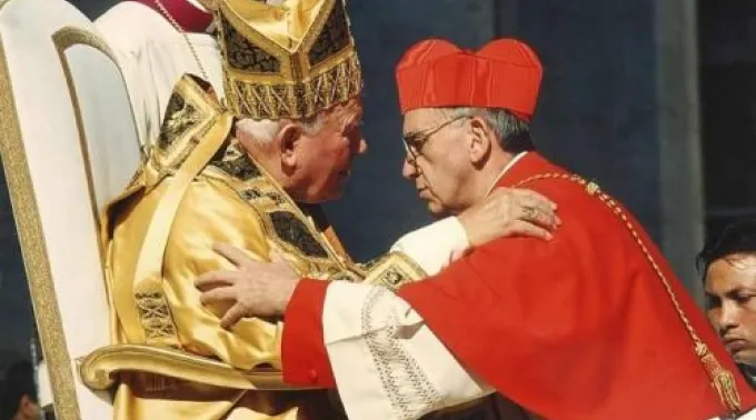 Juan_Pablo_II_y_Bergoglio.jpg ?? 