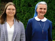 Karolina Gawrych e a irmã Nulla, curadas pela intercessão do cardeal Wyszyński e da madre Czacka