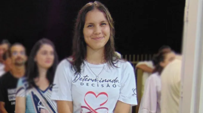 Karoline-Verri-ALves-buscou-a-confissao-dias-antes-de-ser-assassinada_Facebook.jpg ?? 