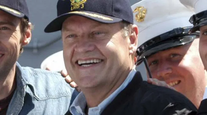 KelseyGrammer_FotoDominioPublicoUSNavy_070716.jpg ?? 