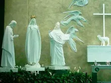 A imagem de Nossa Senhora de Knock no santuário irlandês.