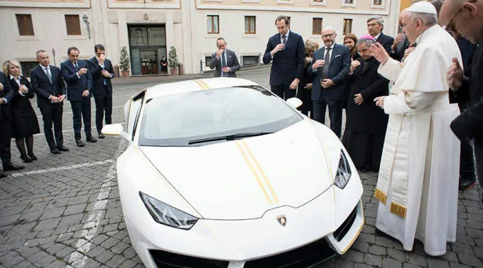 Lamborghini_Huracan_Papa_Francisco_Vatican_News_300418.jpg ?? 
