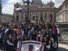 As 35 debutantes paraguaias do Colégio Las Almenas 