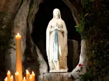 Nossa Senhora de Lourdes.