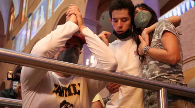 MArcosMionsobrePaisAjoelhadosPeranteDeus_FacebookMarcosMion.jpg ?? 