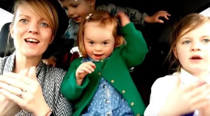 MadresCantanSindromeDown_CapturaPantallaWouldntChangeAThing_21032018.jpg ?? 