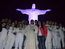 Padre Omar com o Grupo de Mães SemNome 