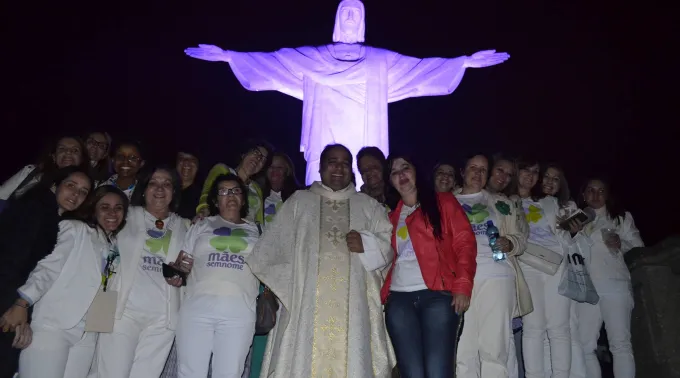 Maes_sem_Nome_no_Cristo_10maio15.jpg ?? 