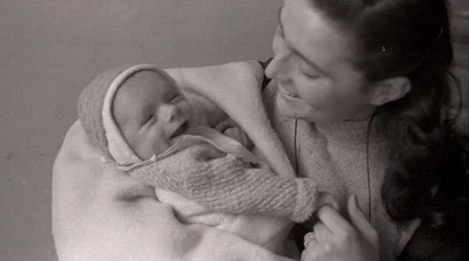 MamaIreneConBebe_CortesiaNomadelfia_270516.jpg ?? 