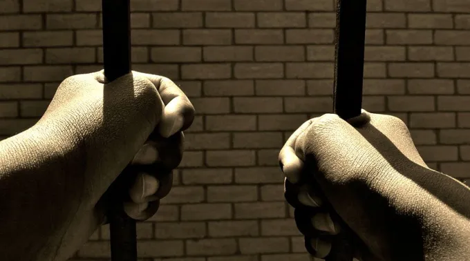 ManosCarcel_FlickrYasmeenCC_BY_NC_ND_20_080116.jpg ?? 