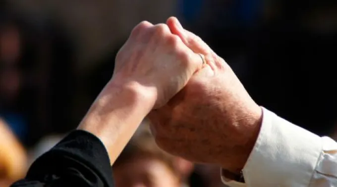 ManosSolidarias_AutorSantiMB_CC-BY-NC-ND-2.0.jpg ?? 