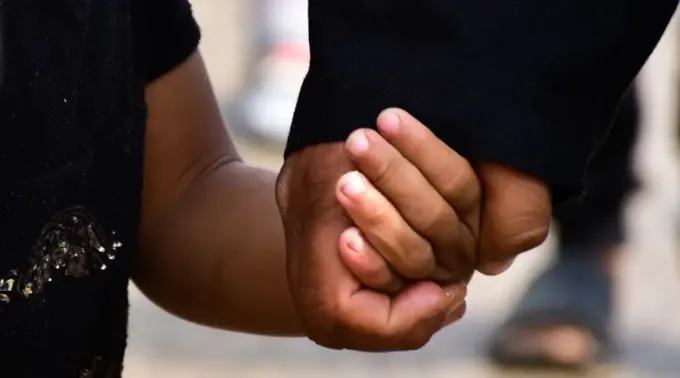 Manos_mhrezaa_unsplash_20072021.webp ?? 