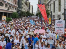 Manifestação multitudinária a favor da vida e da família em Guayaquil, no Equador.