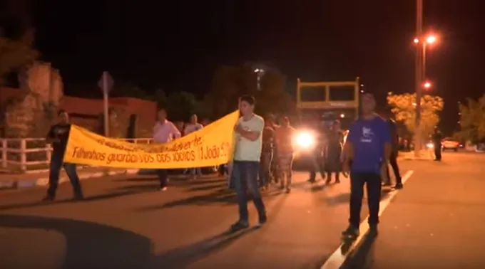 MarchaContraSantuario.jpg ?? 