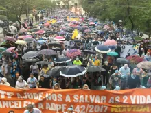 Manifestantes na Marcha pela Vida em São Paulo, em 30 de setembro 