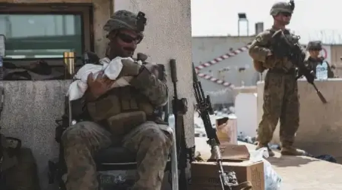 Marine-bebe-Afganistan-US-Marine-Corps-210821.webp ?? 