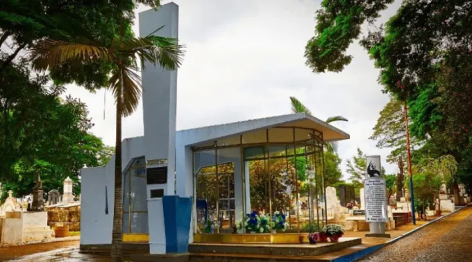 Mausoleu_Padre-Donizetti_Foto-Prefeitura-Tambau.jpg ?? 