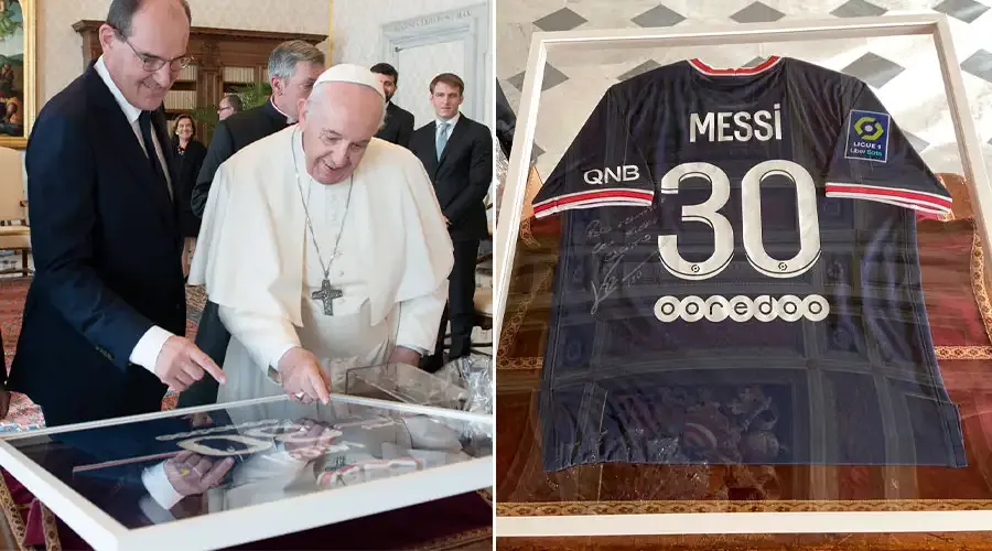 Messi dá camisa autografada do PSG ao papa Francisco