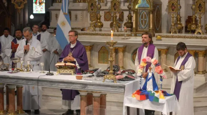 Misa-11-anos-Familia-Grande-Hogar-de-Cristo_Familia-grande-hogar-de-cristo_210319.jpg ?? 