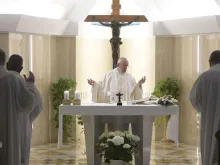 Papa Francisco celebra a Missa na Casa Santa Marta.