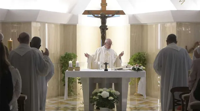 MisaCasaSantaMartaFrancisco_LOR_10112017.jpg ?? 