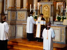 Missa celebrada na forma extraordinária. Crédito: Christophe 117 (CC BY-SA 4.0)