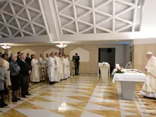 Papa Francisco celebrando a Missa em Santa Marta.