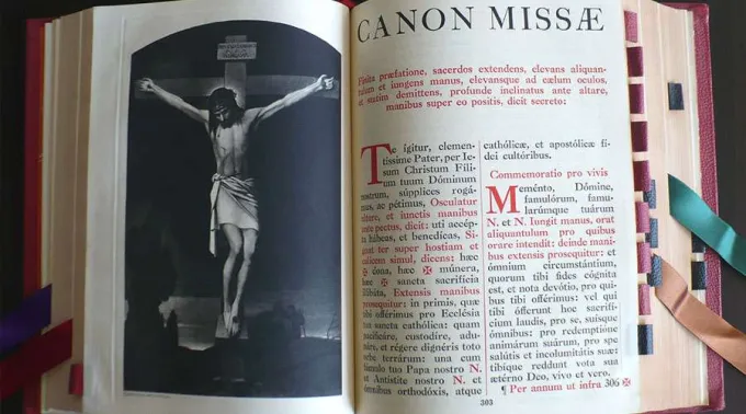 MisalRomanoEEUU_Wikimedia_090221.jpg ?? 