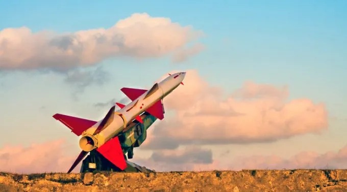 MisilApuntandoALaLuna_FlickrJaumeEscofet_CC-BY-SA-2.0.jpg ?? 