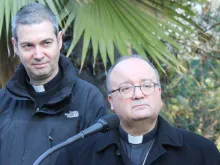 Mons. Jordi Bertomeu e Dom Charles Scicluna, no Chile, em junho de 2018. Crédito: Giselle Vargas