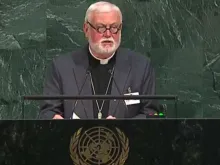 Dom Gallagher durante seu discurso na ONU.