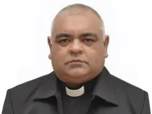 Mons. José Roberto Silva Carvalho.