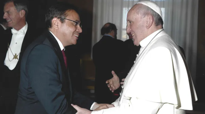 Moyses_papaFrancisco.jpg ?? 