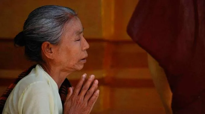 MujerRezando_PixabayDominioPublico_030915.jpg ?? 