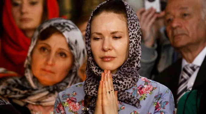 MujerRezando_TwitterTempi_280116.jpg ?? 