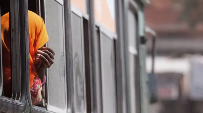 Mujer_India_Flickr_Riccardo_Romano_CC_BY-NC-ND_2.0.jpg ?? 