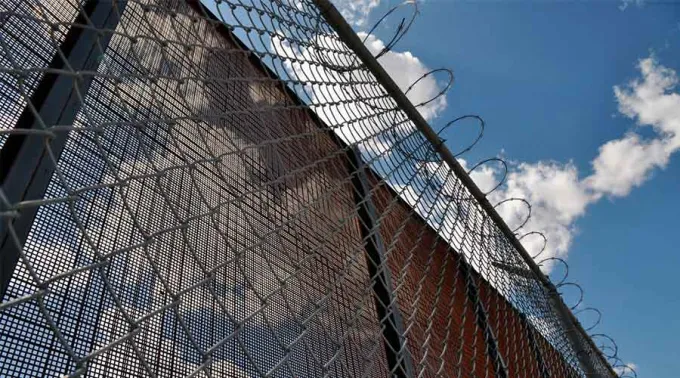 MuroElPasoEEUUMexico_FlickrJonathanMcIntosh_310117.jpg ?? 