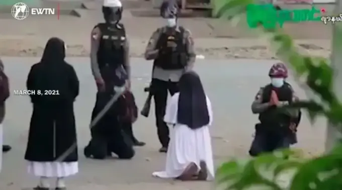 MyanmarMonjaEucaristia_140521.jpg ?? 