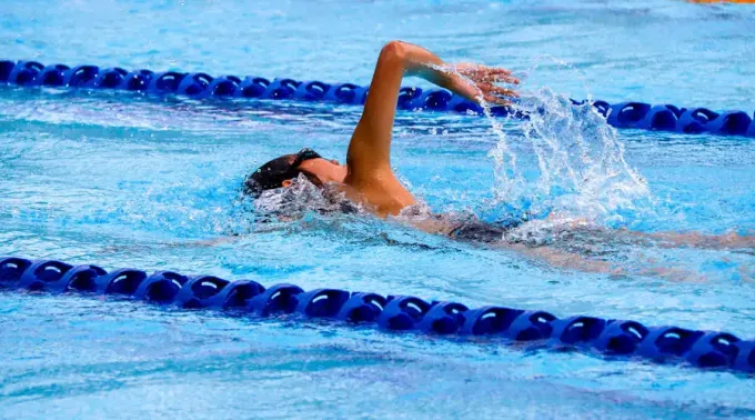 Natacion-Unsplash-23032022.webp ?? 