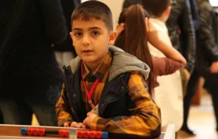 Um dos meninos refugiados na Turquia que se reuniu com o Papa Francisco.
