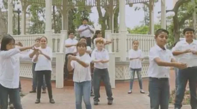 NinosSenaspapa_FacebookMuniMiraflores_180118.jpg ?? 