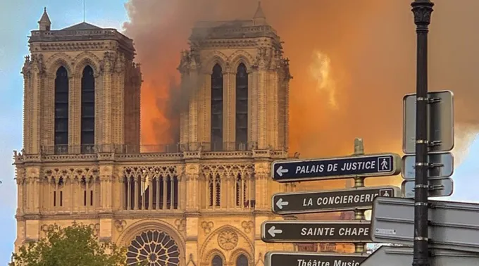 NotreDameIncendio-Wikipedia-17042019.jpg ?? 