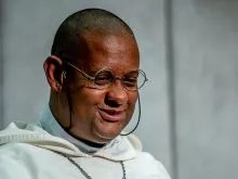 Dom David Macaire em uma coletiva de imprensa no Vaticano em 22 de outubro de 2018
