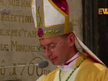 Dom Edward Kava, bispo católico o mais jovem do mundo