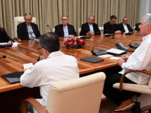Os bispos de Cuba reunidos com o presidente Miguel Díaz-Canel