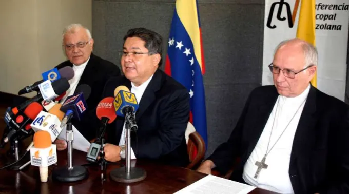 Obispos-de-Venezuela-piden-que-dejen-entrar-y-distribuir-la-ayuda-humanitaria.jpg