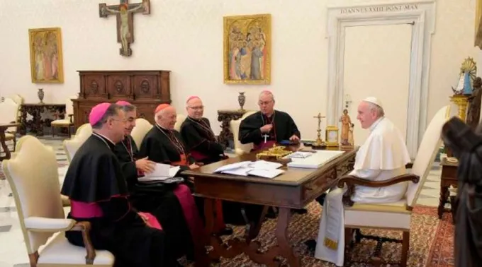 ObisposChilePapaFrancisco_CECHVaticanMedia140119.jpg ?? 